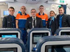 Bénévoles protec dans l'avion pour Mayotte