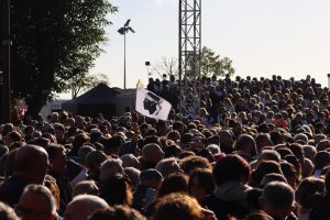 Foule visite du pape en Corse